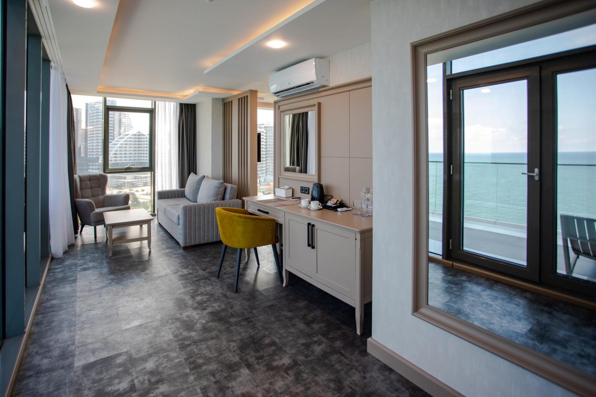 Batumi View Luxury Hotel Exterior photo